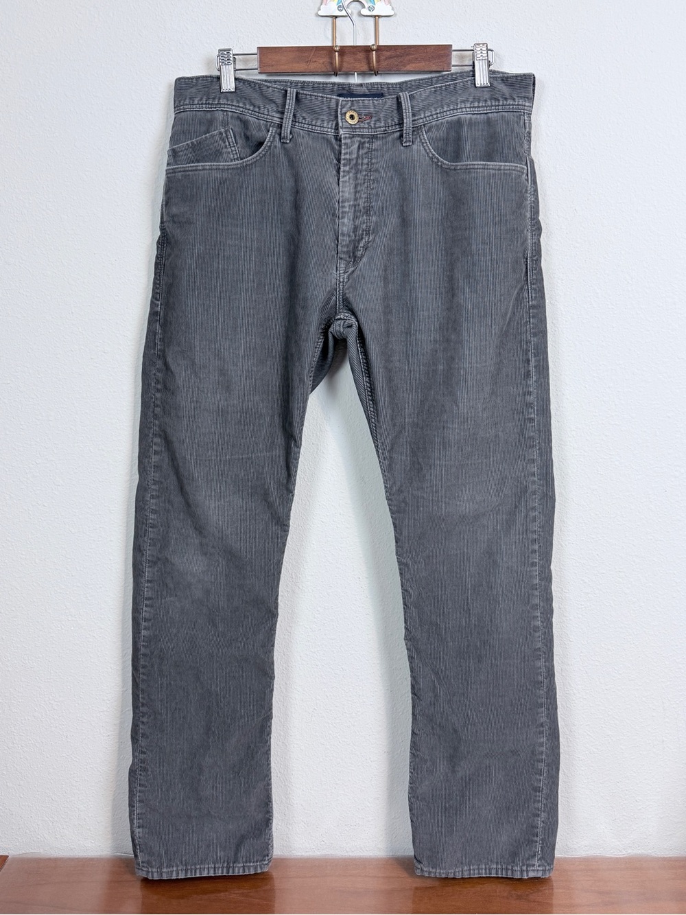 Banana Republic Men's Vintage Straight Gray Corduroy Pants 33x30